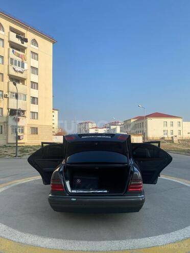 Mercedes E 230 1996, 421,000 km - 2.3 l - Sumqayıt