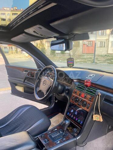 Mercedes E 230 1996, 421,000 km - 2.3 l - Sumqayıt