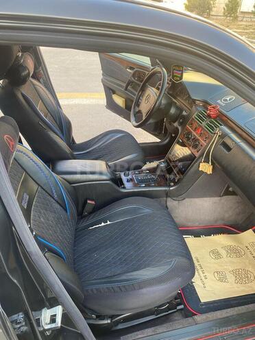 Mercedes E 230 1996, 421,000 km - 2.3 l - Sumqayıt