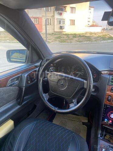 Mercedes E 230 1996, 421,000 km - 2.3 l - Sumqayıt