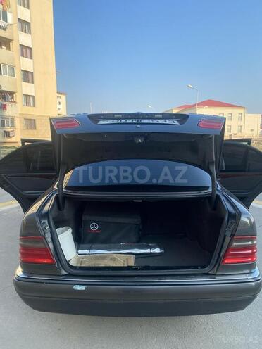 Mercedes E 230 1996, 421,000 km - 2.3 l - Sumqayıt