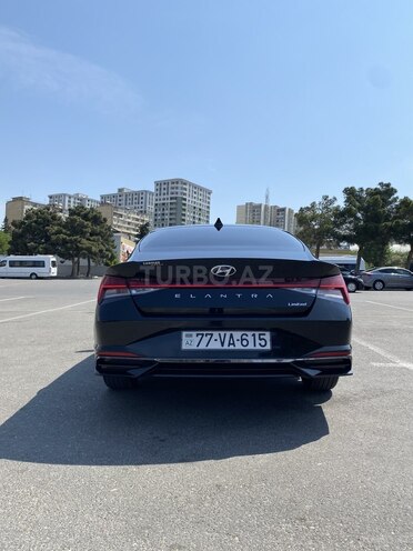 Hyundai Elantra-4