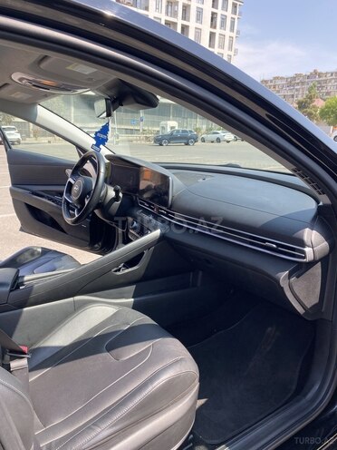 Hyundai Elantra-14