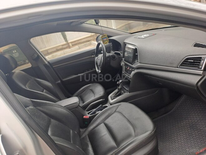 Hyundai Elantra 2015, 218,000 km - 1.6 л - Bakı