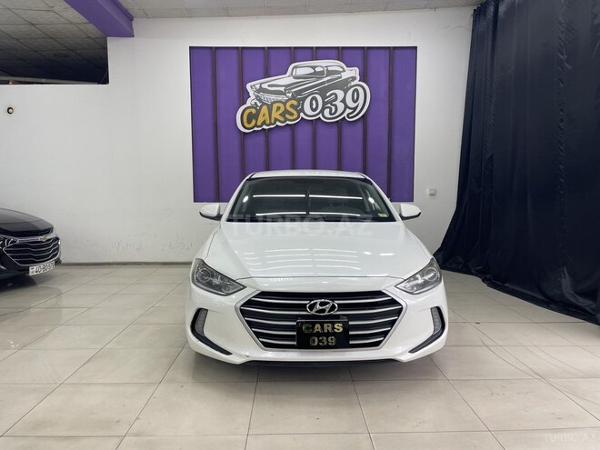 Hyundai Elantra-1