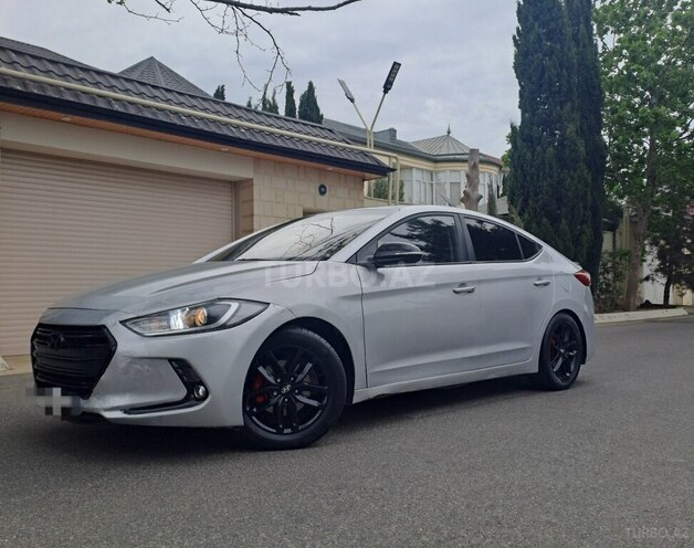 Hyundai Elantra 2015, 218,000 km - 1.6 л - Bakı
