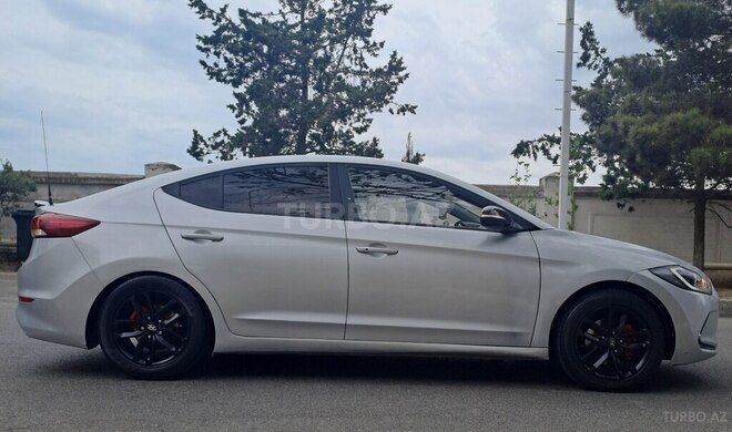 Hyundai Elantra 2015, 218,000 km - 1.6 л - Bakı