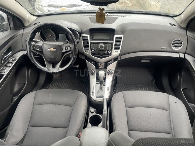 Chevrolet Cruze-13