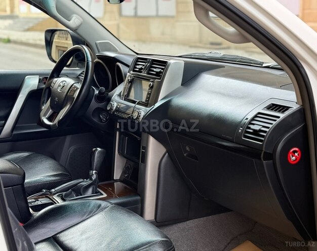 Toyota Land Cruiser Prado 2011, 135,000 km - 2.7 l - Bakı