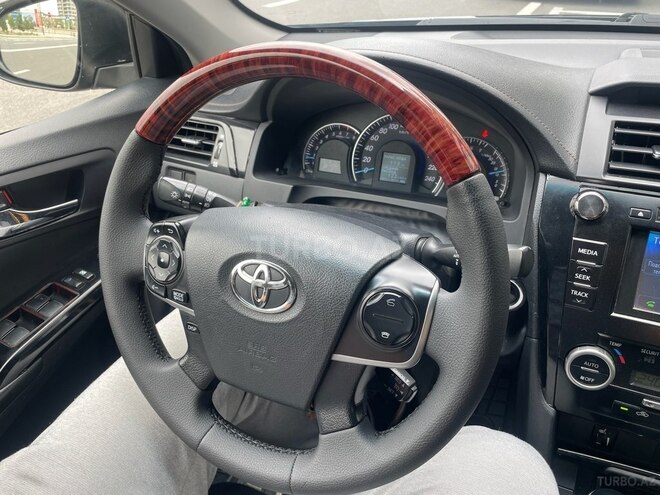 Toyota Camry-3