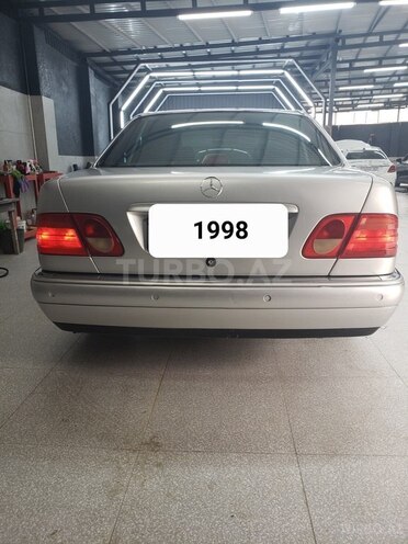 Mercedes E 240 1998, 300,000 km - 2.4 l - Bakı