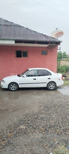 Hyundai Accent 2002, 402,336 km - 1.6 l - Samux