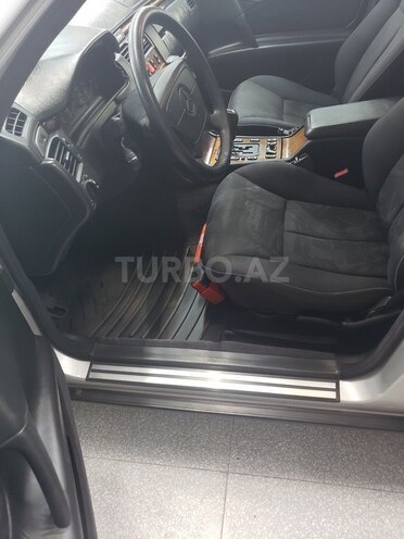 Mercedes E 240 1998, 300,000 km - 2.4 l - Bakı