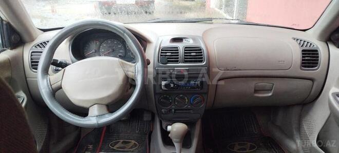 Hyundai Accent 2002, 402,336 km - 1.6 l - Samux