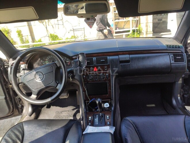 Mercedes E 230 1996, 327,360 km - 2.3 l - Ağstafa