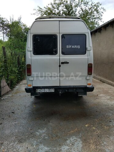 Mercedes 208 D 1993, 250,000 km - 2.5 л - Quba