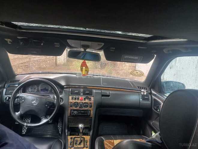 Mercedes E 280 1999, 364,179 km - 2.8 l - Bakı