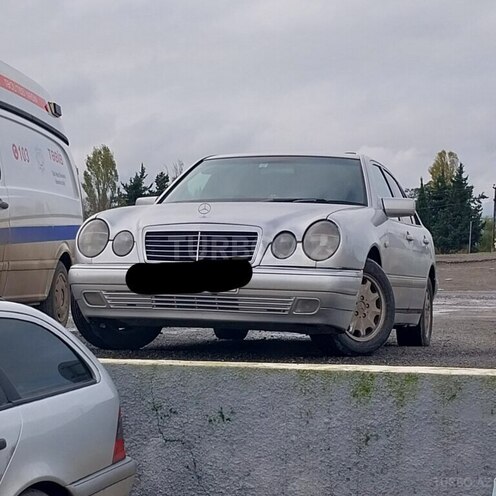 Mercedes E 220 d 1998, 508,192 km - 2.2 л - Sumqayıt
