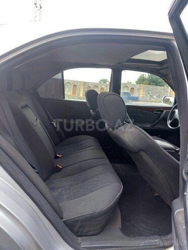 Mercedes E 220 d 2000, 244,000 km - 2.2 l - Şəki