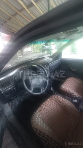 Opel Vectra 1994, 160,000 km - 1.6 l - Zaqatala