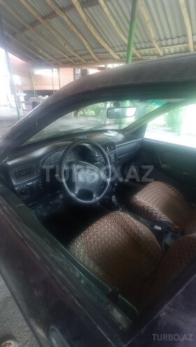 Opel Vectra 1994, 160,000 km - 1.6 l - Zaqatala