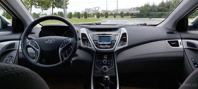 Hyundai Elantra 2015, 52,000 km - 1.8 l - Bakı