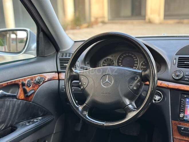Mercedes E 320 2002, 286,000 km - 3.2 л - Bakı