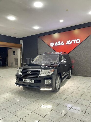 Toyota Land Cruiser-9