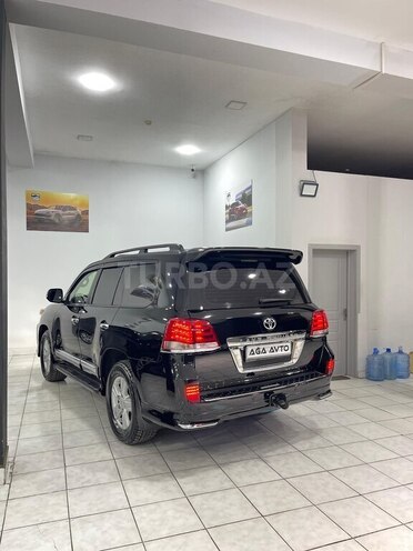 Toyota Land Cruiser-12
