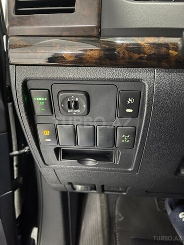 Toyota Land Cruiser-22
