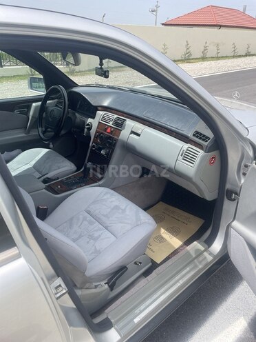 Mercedes E 230 1997, 360,000 km - 2.3 l - Bakı