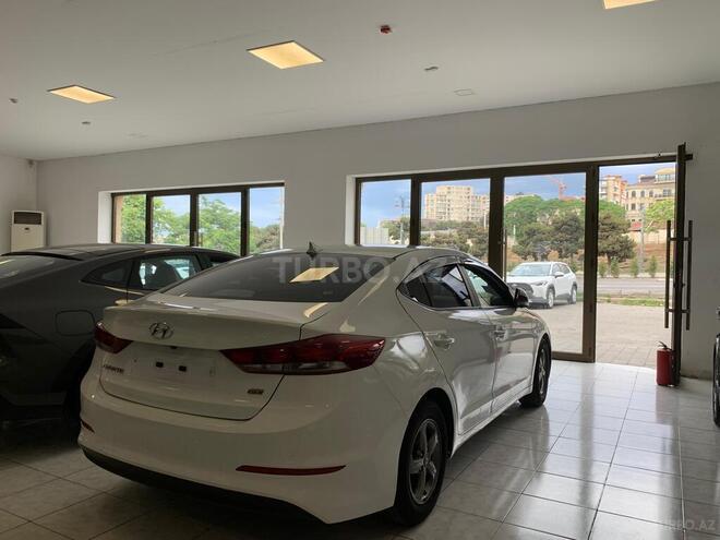 Hyundai Avante 2016, 120,800 km - 1.6 l - Bakı