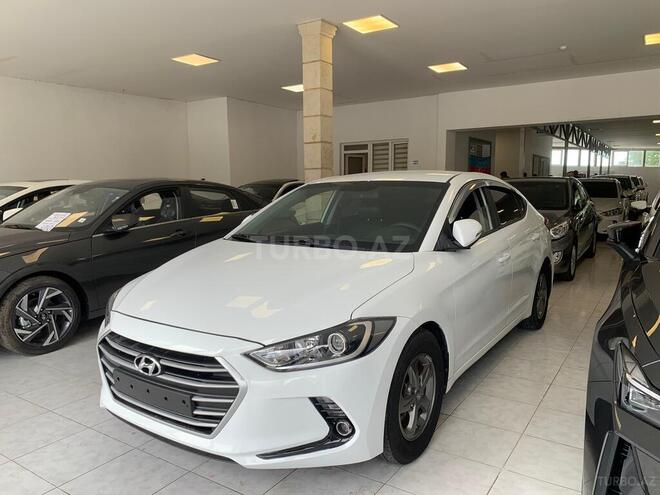 Hyundai Avante 2016, 120,800 km - 1.6 l - Bakı