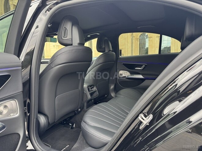 Mercedes E 300 e-17
