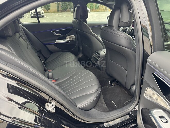 Mercedes E 300 e-15