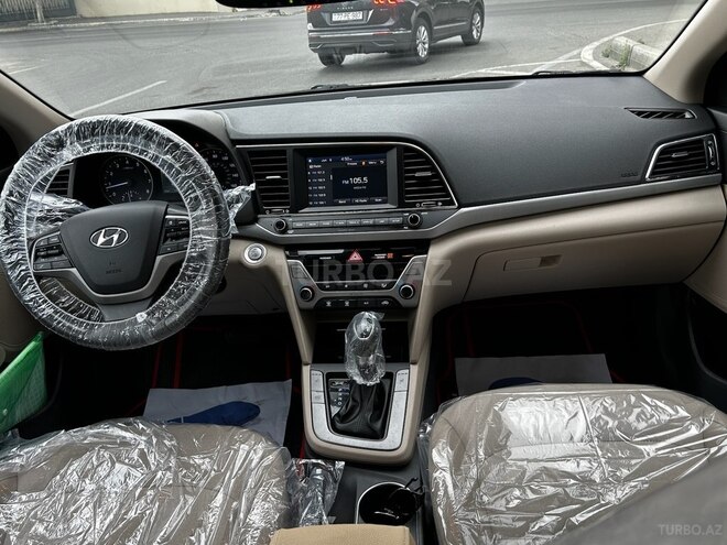 Hyundai Elantra 2017, 130,000 km - 2.0 l - Bakı