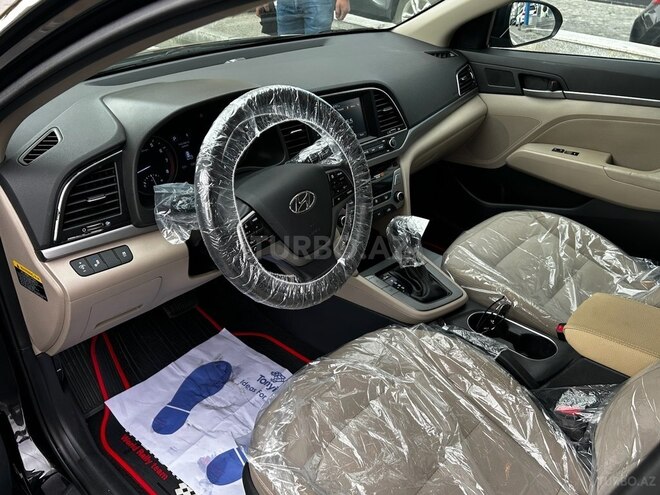 Hyundai Elantra 2017, 130,000 km - 2.0 l - Bakı