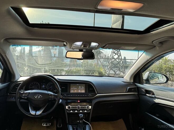 Hyundai Elantra 2019, 176,000 km - 2.0 l - Bakı