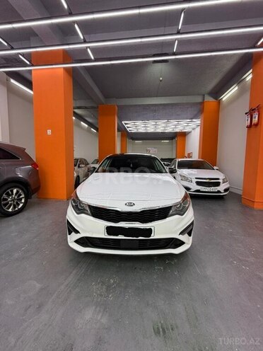 Kia K5-1