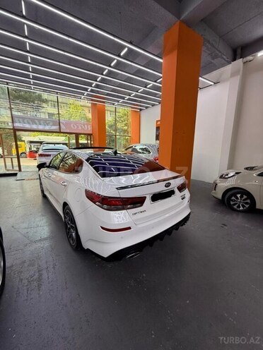 Kia K5-4