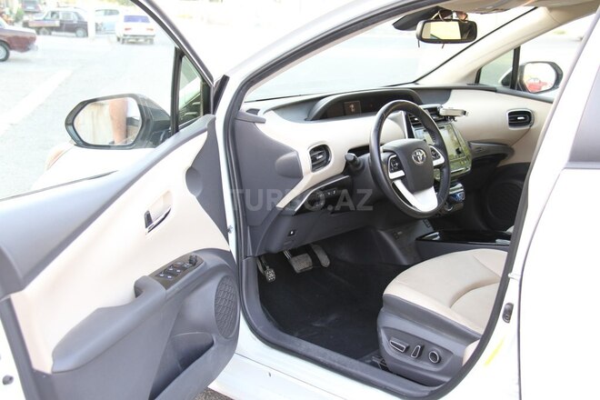 Toyota Prius 2017, 69,000 km - 1.8 l - Bakı