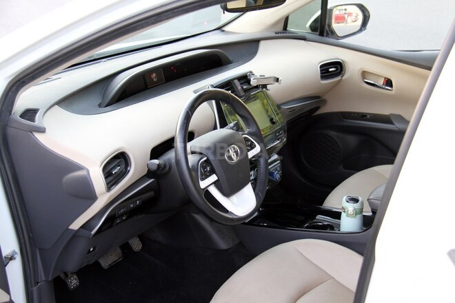 Toyota Prius 2017, 69,000 km - 1.8 l - Bakı