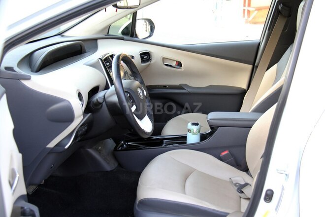 Toyota Prius 2017, 69,000 km - 1.8 l - Bakı