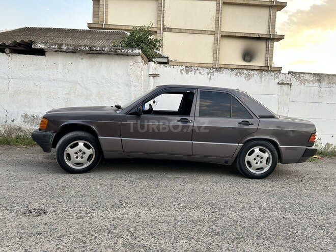 Mercedes 190 1991, 295,000 km - 1.8 l - İmişli
