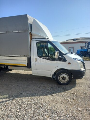 Ford Transit-11
