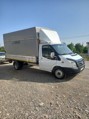 Ford Transit-12