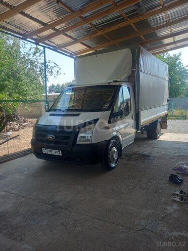 Ford Transit-19
