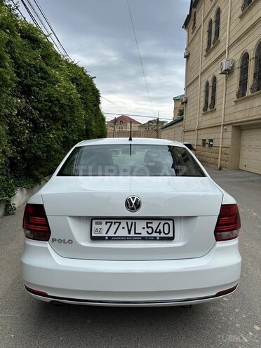 Volkswagen Polo 2018, 110,000 km - 1.6 l - Bakı