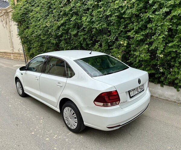 Volkswagen Polo 2018, 110,000 km - 1.6 l - Bakı