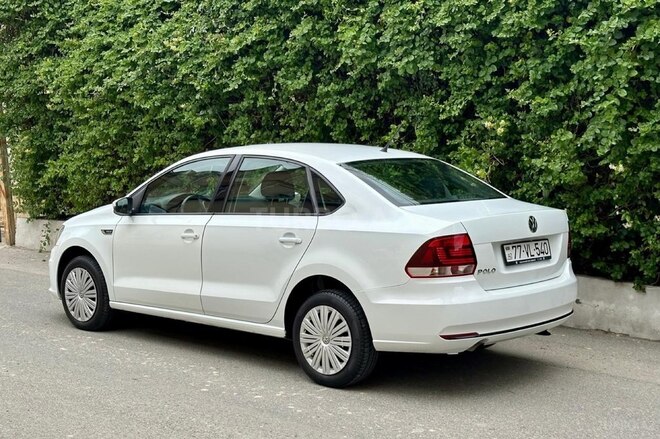 Volkswagen Polo 2018, 110,000 km - 1.6 l - Bakı